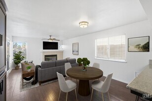 7908 Coulter Pine Ct in Bakersfield, CA - Building Photo