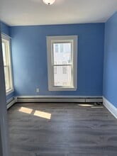 11 10th Ave, Unit Unit #2 in Haverhill, MA - Building Photo - Building Photo