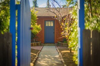 301 Grand Ave in Ojai, CA - Building Photo - Building Photo