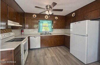 1 Peach Tree Rd in Ocean Township, NJ - Building Photo - Building Photo