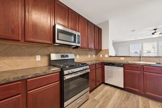 2810 Meadowbrook Lane in Rosenberg, TX - Building Photo - Building Photo