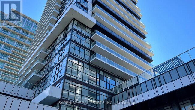 251 Manitoba St in Toronto, ON - Building Photo - Building Photo