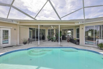 13016 Prestwick Dr in Riverview, FL - Foto de edificio - Building Photo