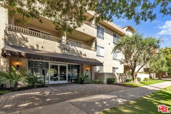 property at 4647 Willis Ave