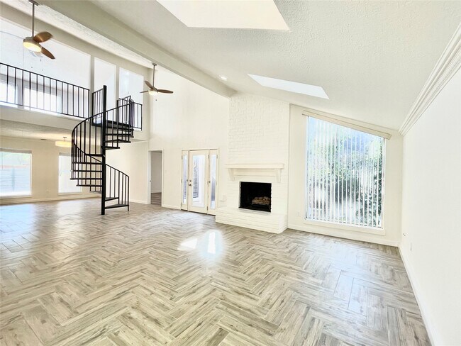 707 Center Hill Dr in Houston, TX - Foto de edificio - Building Photo