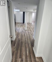 4 Goodsway Trail in Brampton, ON - Building Photo