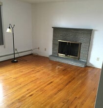 120 S Jensen Rd, Unit 1E in Vestal, NY - Building Photo - Building Photo