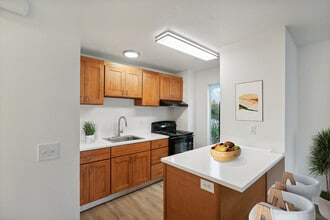 Alturas Vose Townhomes in Beaverton, OR - Building Photo - Building Photo