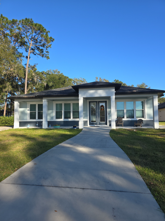 590 Lake Winnemissett Dr in DeLand, FL - Building Photo