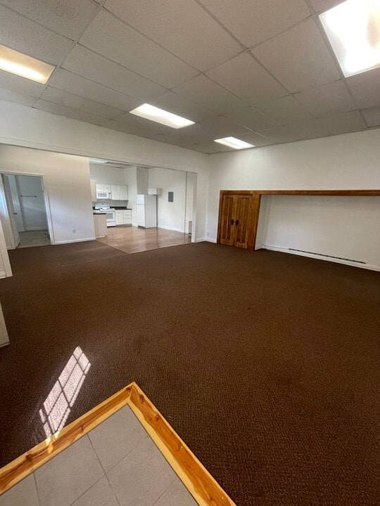 208 Center St in Wimbledon, ND - Foto de edificio