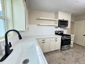 1901 Marjorie St in Brenham, TX - Building Photo - Building Photo