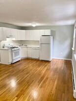 75 7th St, Unit 1 in Cambridge, MA - Building Photo