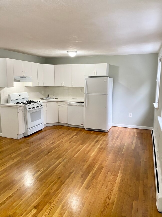 75 7th St, Unit 1, Unit 1