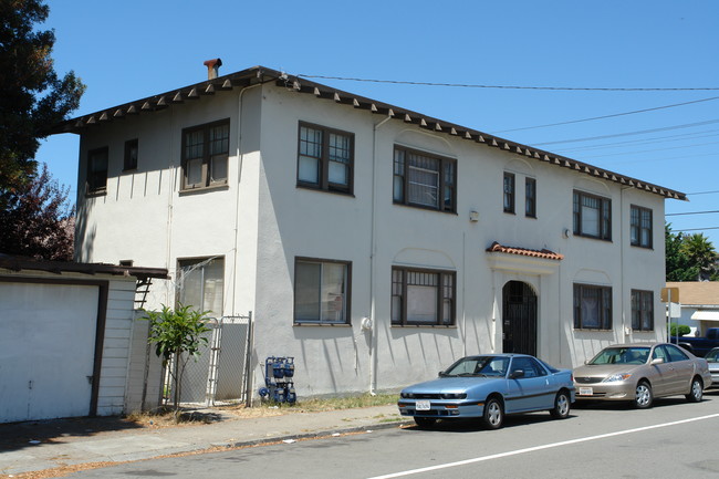 3000 California St in Berkeley, CA - Building Photo - Building Photo