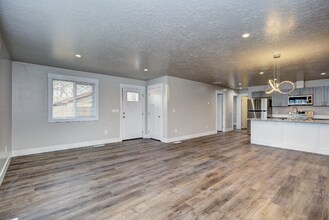 605 E Elgin St in Caldwell, ID - Building Photo - Building Photo