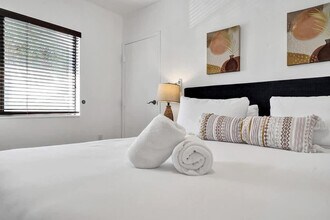 333 Walnut St in Hollywood, FL - Building Photo - Building Photo
