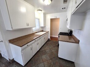 126 Bryant Ct in Exeter, CA - Building Photo - Building Photo