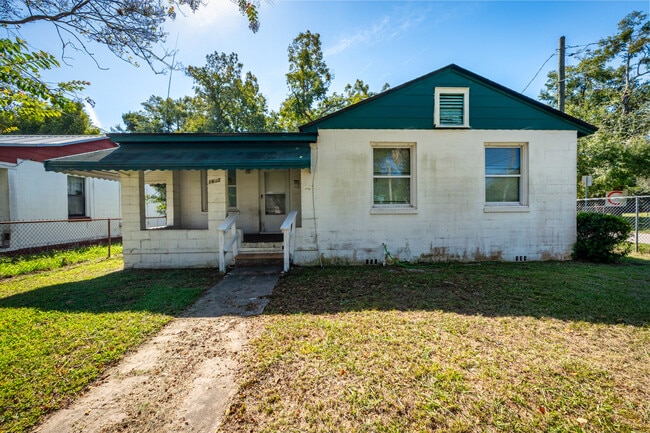 property at 1602 Wambolt St