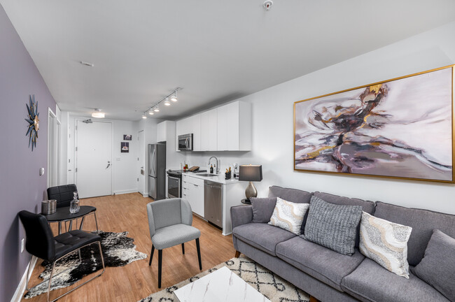 Hendrix Apartments in Washington, DC - Building Photo - Interior Photo