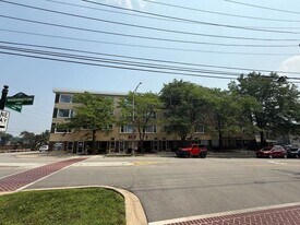 5107 Washington St in Downers Grove, IL - Building Photo