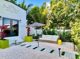 8280 NE 1st Pl in Miami, FL - Building Photo