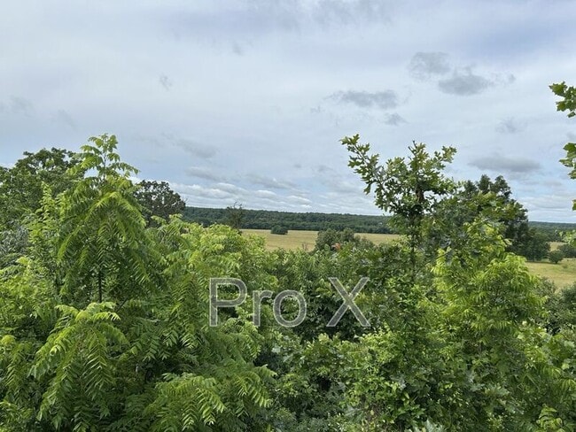 property at 612 Hillcrest Dr