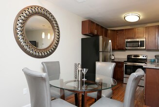 Misty Ridge in Woodbridge, VA - Building Photo - Interior Photo