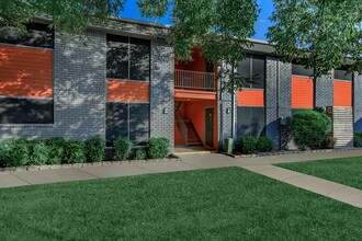 Villas Del Sol Phase Two in Plano, TX - Building Photo - Building Photo