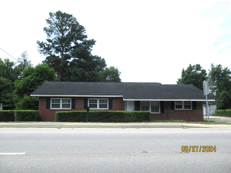 2662 McCrays Mill Rd in Sumter, SC - Building Photo