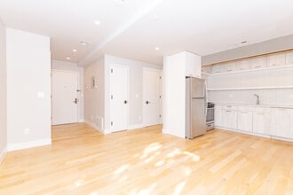 202 Clifton Pl, Unit 2B in Brooklyn, NY - Building Photo - Building Photo