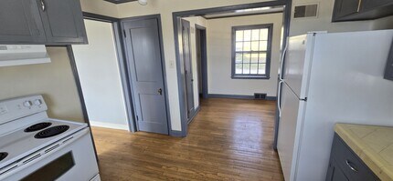 N47W28270 Lynndale Rd, Unit A in Pewaukee, WI - Building Photo - Building Photo