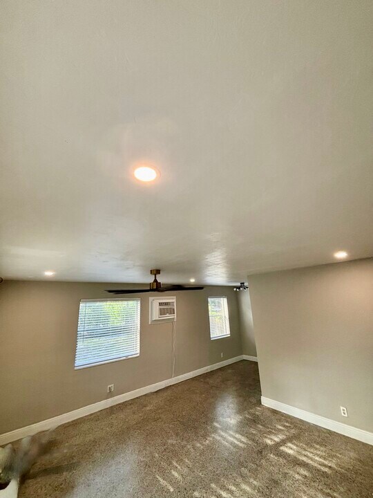 219 NE 13th St in Delray Beach, FL - Building Photo
