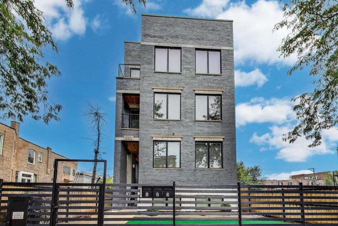 6363 S Ellis Ave in Chicago, IL - Building Photo