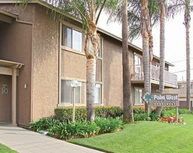 Palm West Village in Anaheim, CA - Foto de edificio - Building Photo