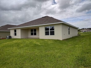 809 Chestnut Dr in Fruitland Park, FL - Building Photo - Building Photo