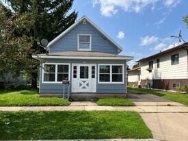 755 Grove St in Oshkosh, WI - Building Photo