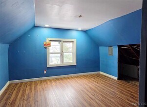 64 Sweet Ave in Buffalo, NY - Building Photo - Building Photo