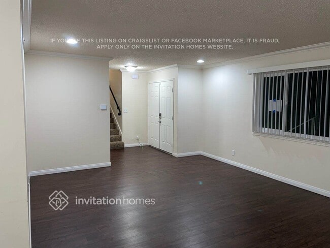 19359 Green Mountain Dr in Santa Clarita, CA - Foto de edificio - Building Photo