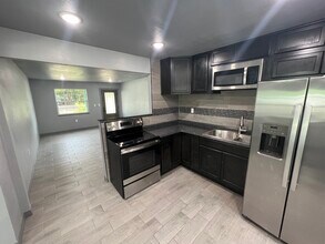 4709 15th Ave S in St. Petersburg, FL - Building Photo - Building Photo