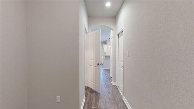 Rooms available in 4 bedroom house in College Station, TX - Building Photo - Building Photo