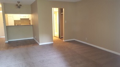 1459 N Camino Alto-Unit -#103 in Vallejo, CA - Foto de edificio - Building Photo