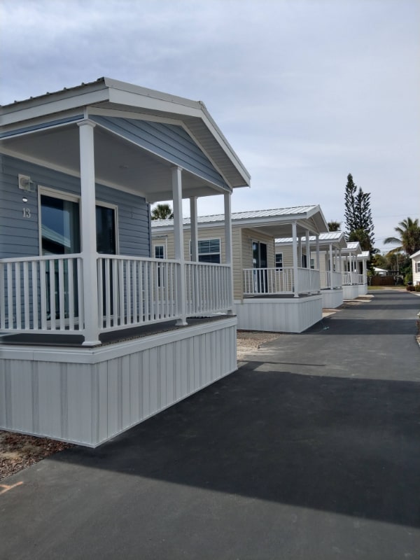 2580 NE Indian River Dr in Jensen Beach, FL - Building Photo - Building Photo