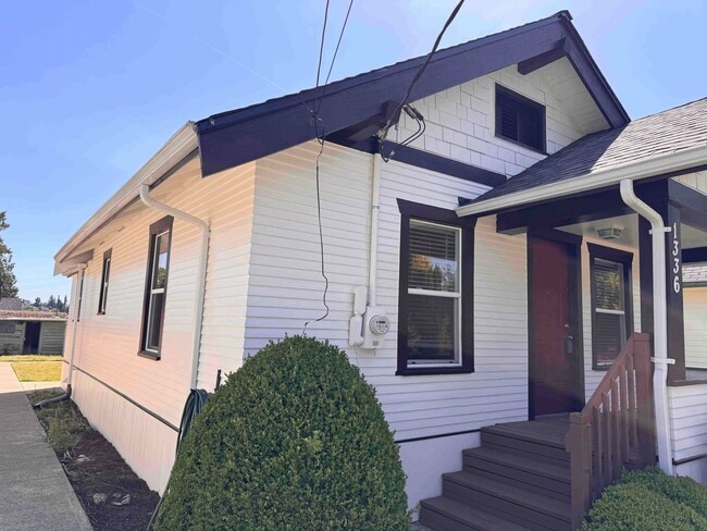 1336 Elizabeth Ave in Bremerton, WA - Building Photo - Building Photo