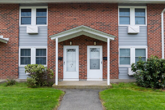 Park East Townhouses in Springfield, MA - Building Photo - Building Photo