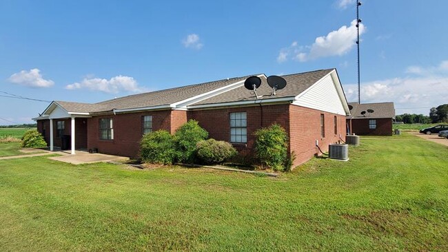 230 Dunson in Crowder, MS - Building Photo - Building Photo