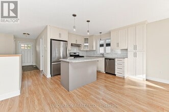 5 Lee Ave in Smiths Falls, ON - Building Photo - Building Photo