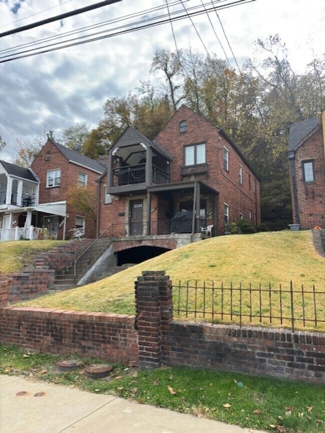 3809 Beechwood Blvd in Pittsburgh, PA - Building Photo - Building Photo