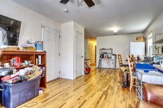 210 New York Ave in Jersey City, NJ - Building Photo - Building Photo