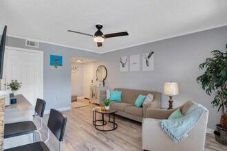 1670 N 42ND Cir in Vero Beach, FL - Building Photo - Building Photo