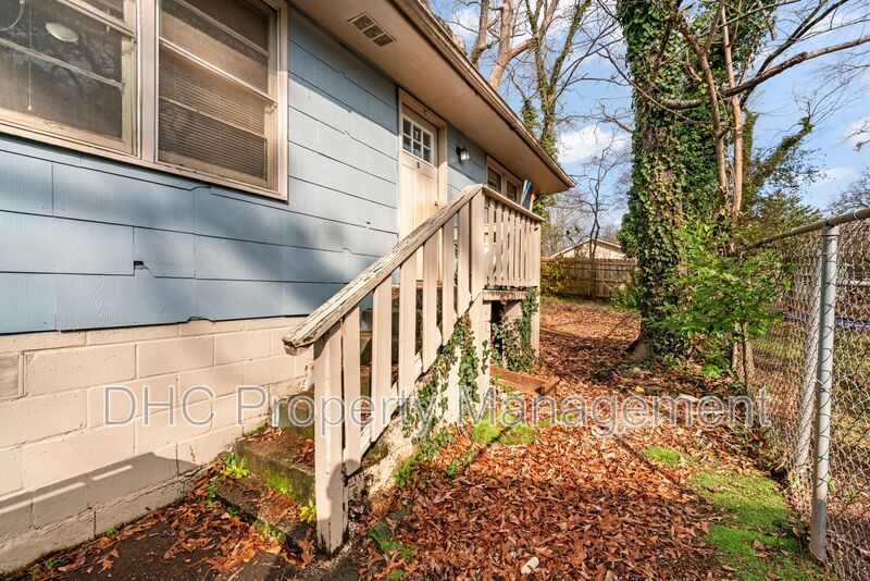 1119 Regent St SW in Atlanta, GA - Foto de edificio